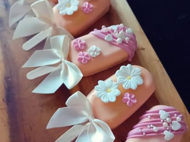 cakesicles-new (6)-kireth-ai